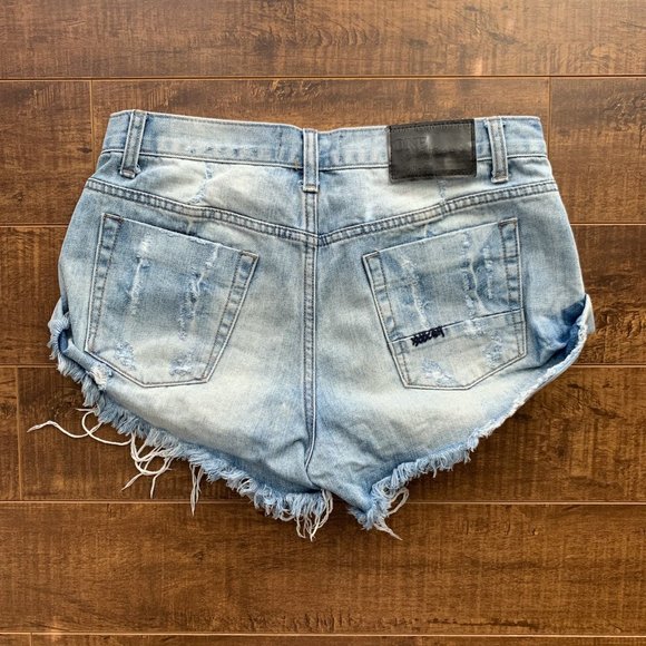 ONETEASPOON Medium Wash Distressed Raw Edge Hem Bandit Cut Off Shorts Size 26 - Picture 4 of 13